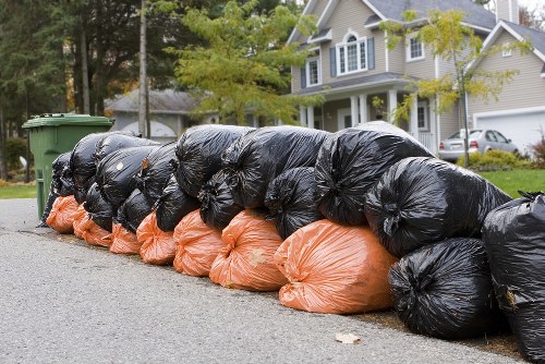 Visual symbol for screen-reader friendly rubbish removal content